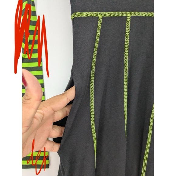Social Collision Black & Green Contrast Stitch Dress
 no arm warmers ! - Picture 4 of 4